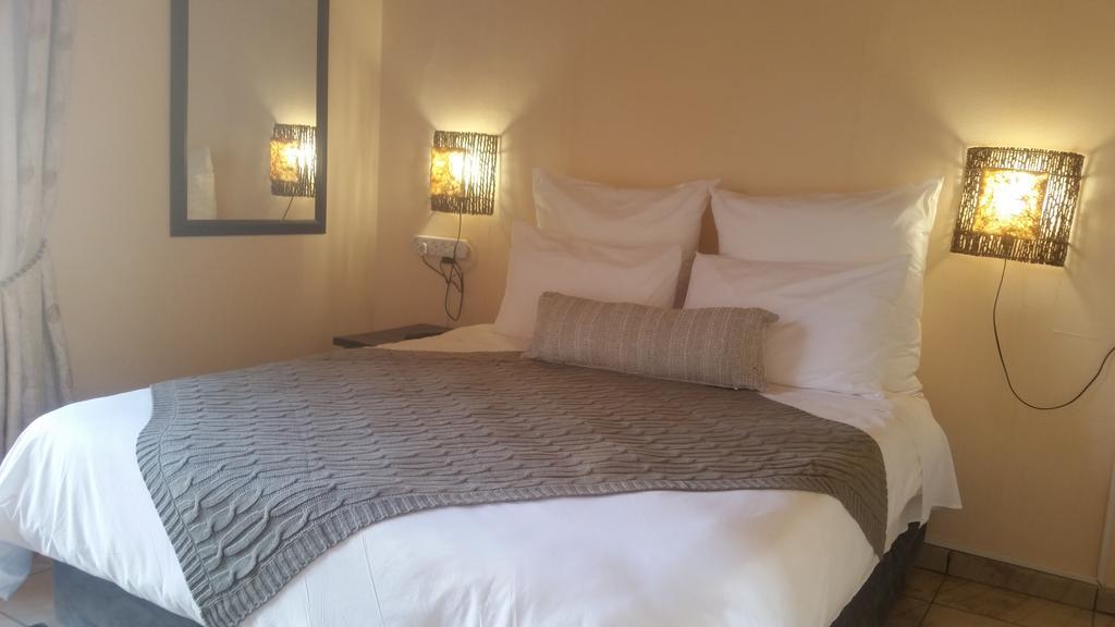 African Phoenix Guest Lodge Johannesburg Eksteriør bilde