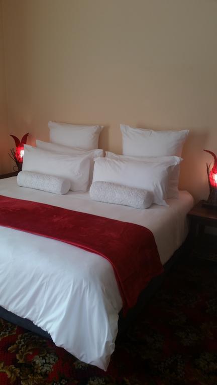 African Phoenix Guest Lodge Johannesburg Eksteriør bilde