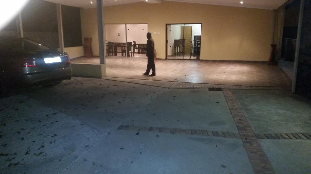 African Phoenix Guest Lodge Johannesburg Eksteriør bilde
