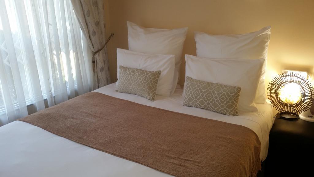 African Phoenix Guest Lodge Johannesburg Eksteriør bilde