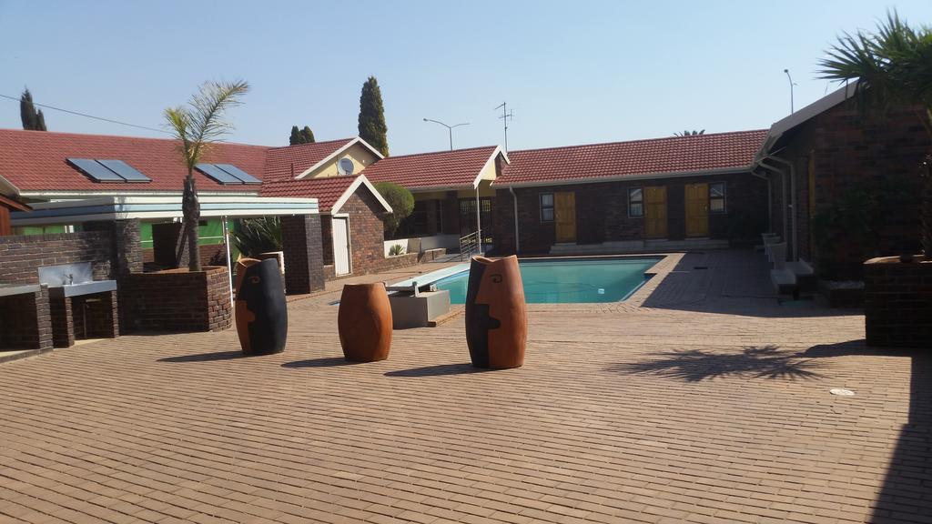 African Phoenix Guest Lodge Johannesburg Eksteriør bilde