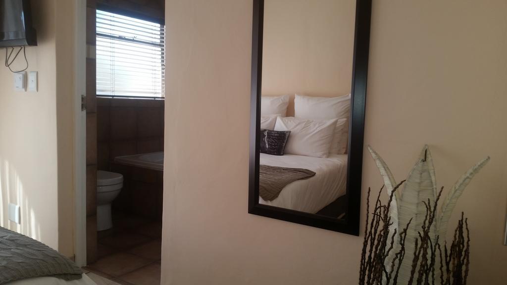 African Phoenix Guest Lodge Johannesburg Eksteriør bilde