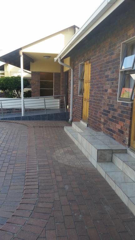 African Phoenix Guest Lodge Johannesburg Eksteriør bilde