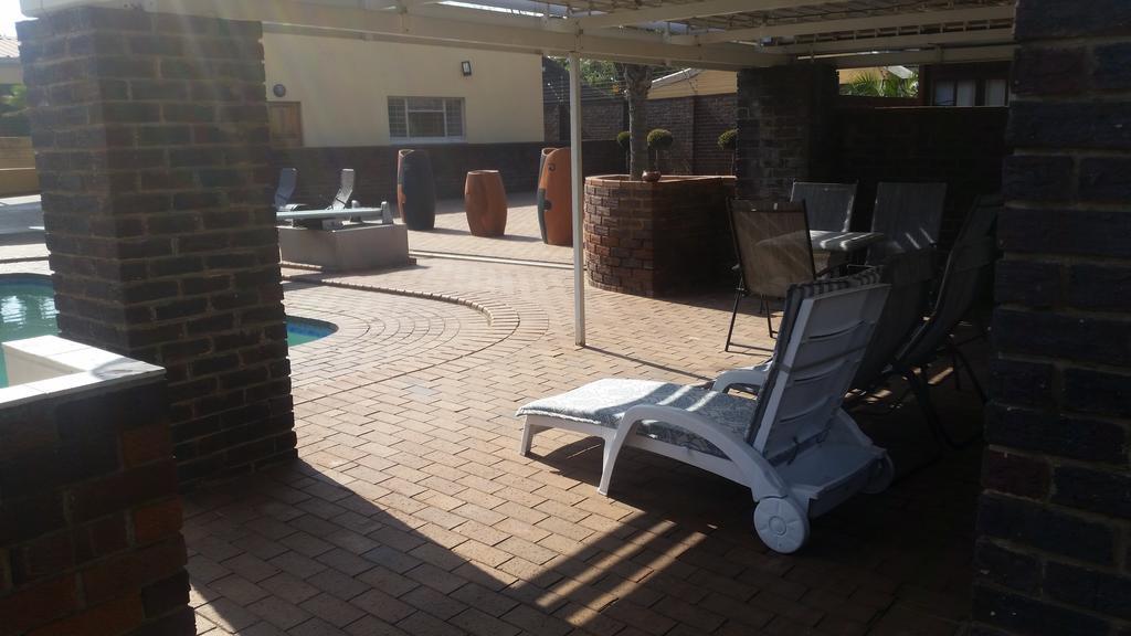 African Phoenix Guest Lodge Johannesburg Eksteriør bilde