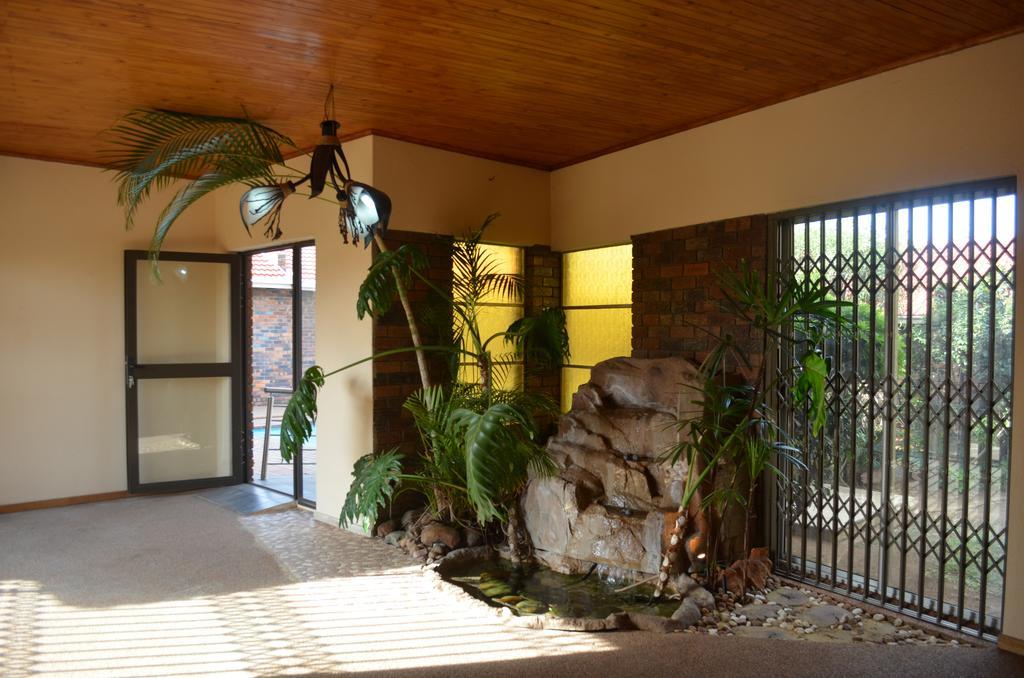 African Phoenix Guest Lodge Johannesburg Eksteriør bilde