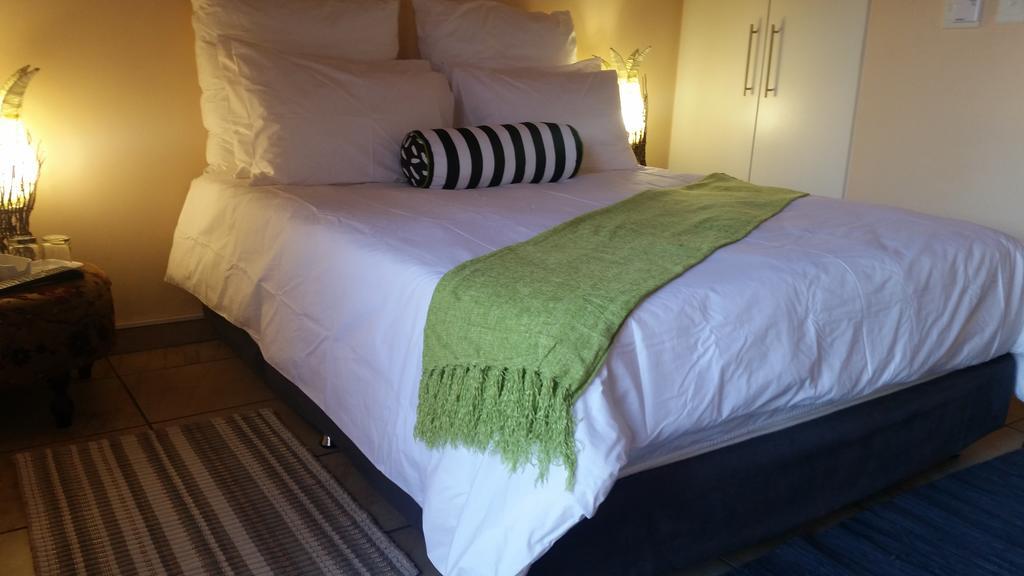 African Phoenix Guest Lodge Johannesburg Eksteriør bilde