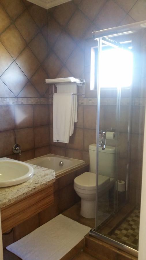 African Phoenix Guest Lodge Johannesburg Eksteriør bilde